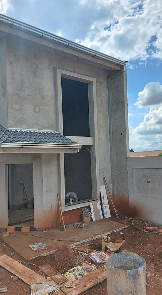 Calha e algeroz em sobrado residencial